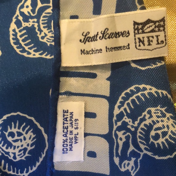 Square bandana - Picture 2 of 6